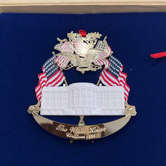 White House Christmas Honoring President Zachary Taylor Historical 1995 Ornament - Picture 2 of 7